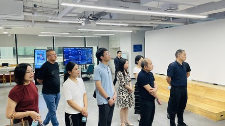 同心共育产教融合合影